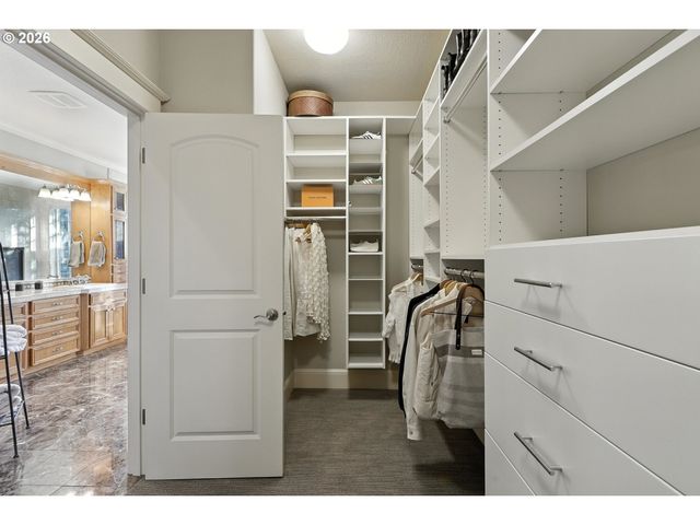 8547 Se CONSTANCE Dr, Happy Valley, OR 97086