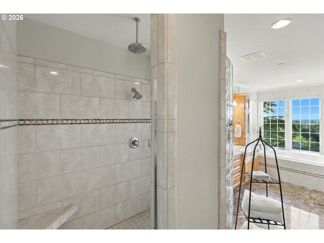 8547 Se CONSTANCE Dr, Happy Valley, OR 97086