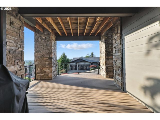 8547 Se CONSTANCE Dr, Happy Valley, OR 97086