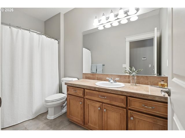 8547 Se CONSTANCE Dr, Happy Valley, OR 97086