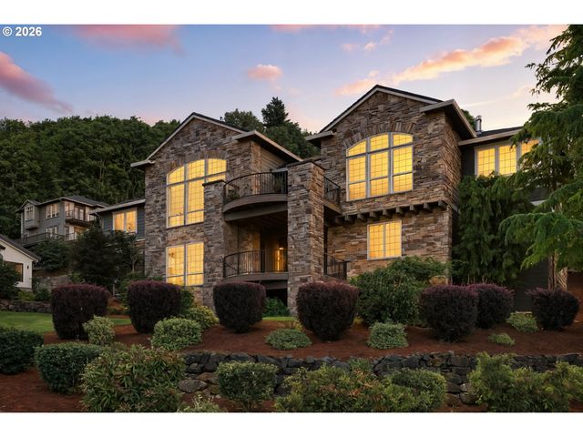 8547 Se CONSTANCE Dr, Happy Valley, OR 97086