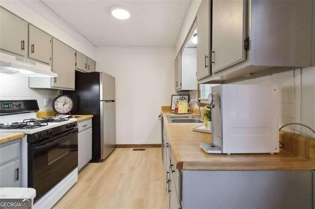 3040 Land Road, Alpharetta, GA 30004