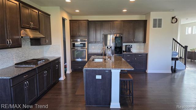 49717 Hartwick Drive, Novi, MI 48374