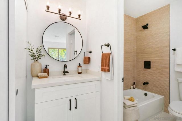 10668 Dabney Dr 122, San Diego, CA 92126