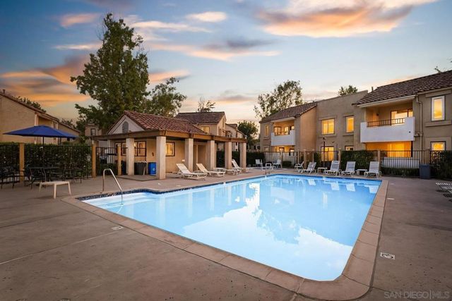 10668 Dabney Dr 122, San Diego, CA 92126