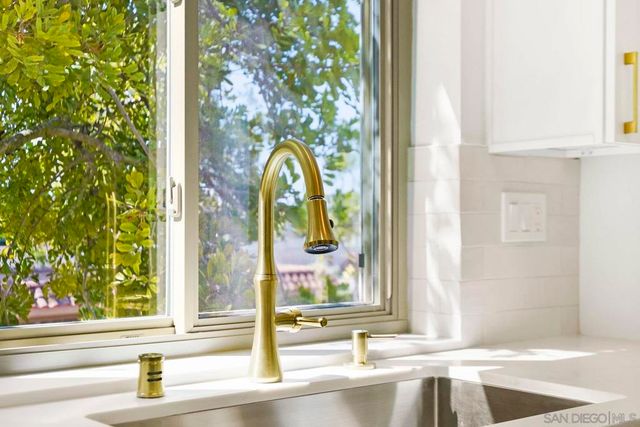 10668 Dabney Dr 122, San Diego, CA 92126