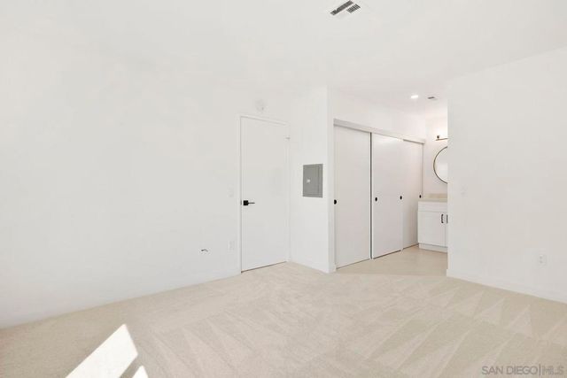 10668 Dabney Dr 122, San Diego, CA 92126