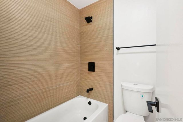 10668 Dabney Dr 122, San Diego, CA 92126