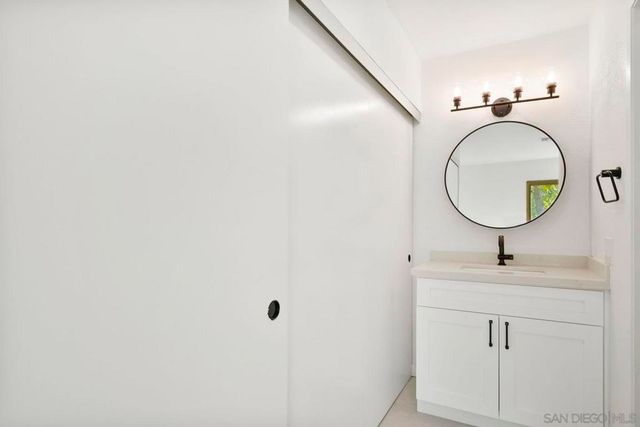 10668 Dabney Dr 122, San Diego, CA 92126