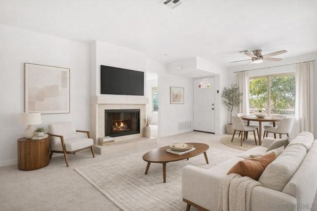 10668 Dabney Dr 122, San Diego, CA 92126