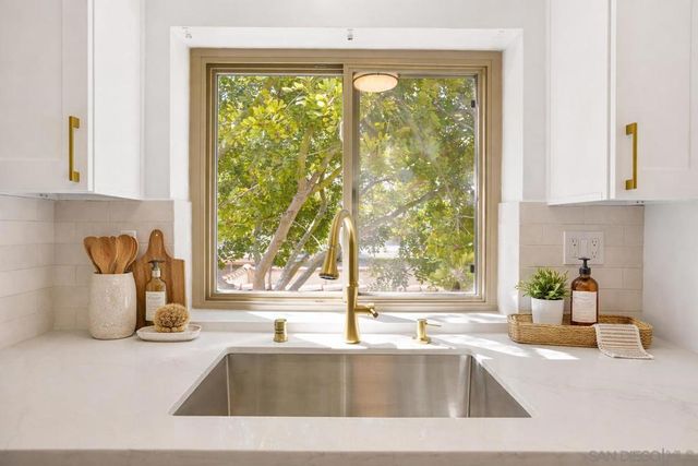 10668 Dabney Dr 122, San Diego, CA 92126