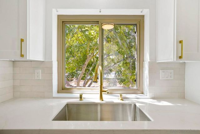 10668 Dabney Dr 122, San Diego, CA 92126