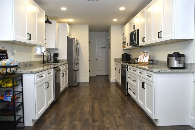 1304 Golf Course, Jonesboro, AR 72404