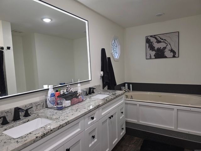 1304 Golf Course, Jonesboro, AR 72404