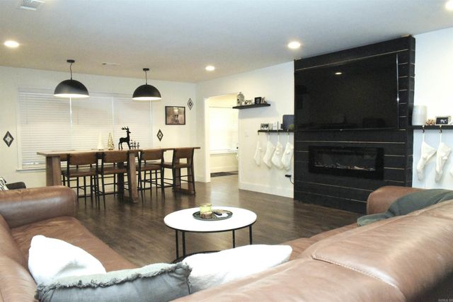 1304 Golf Course, Jonesboro, AR 72404