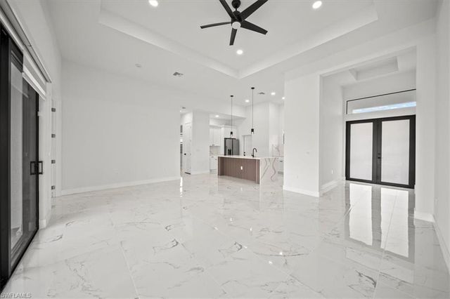1425 SW 11th CT, Cape Coral, FL 33991