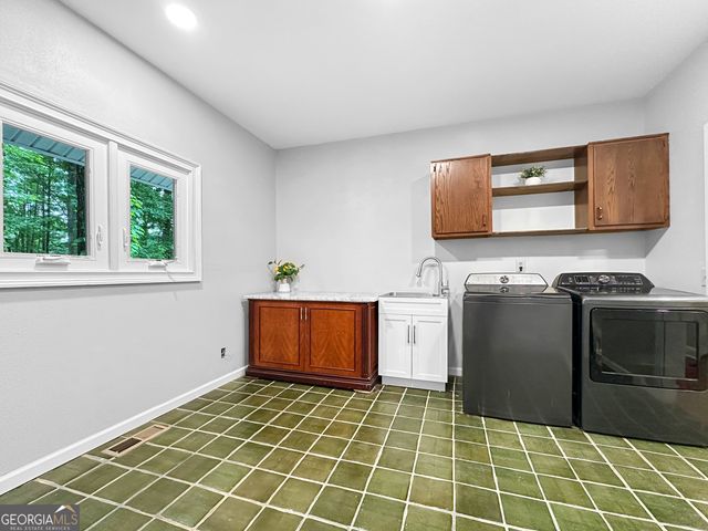 160 Fawn Ridge, Newnan, GA 30265