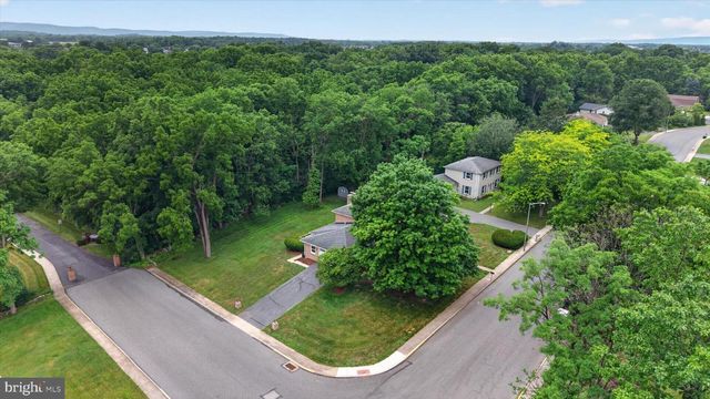 300 ACRE DR, Carlisle, PA 17013