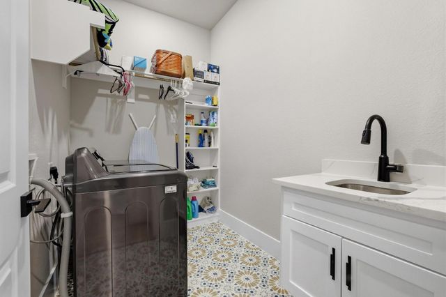 57 Lone Oak Boulevard, Pottsboro, TX 75076