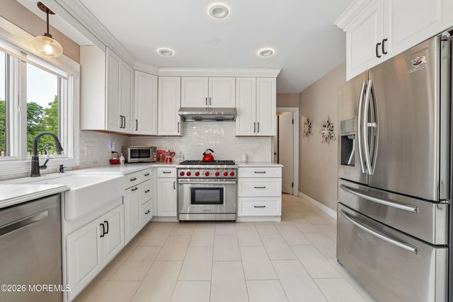 2 Candlelight Drive, Holmdel, NJ 07733