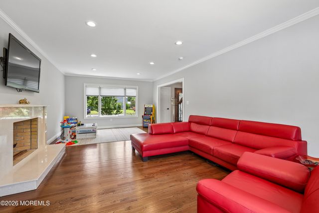 2 Candlelight Drive, Holmdel, NJ 07733