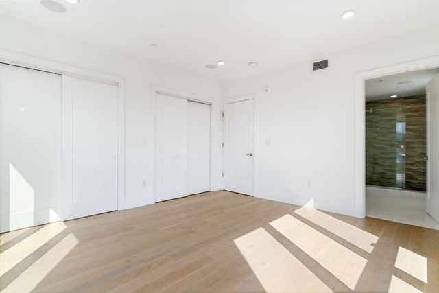 20 W 5th 2L, Boston, MA 02127