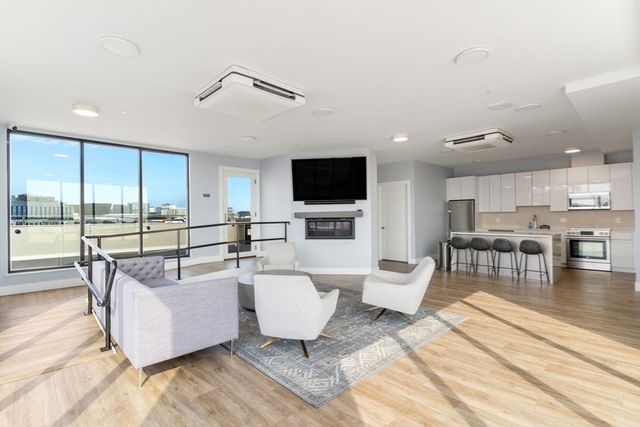 20 W 5th 2L, Boston, MA 02127