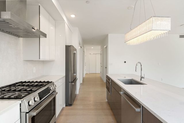 20 W 5th 2L, Boston, MA 02127