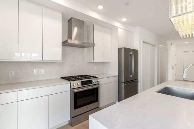 20 W 5th 2L, Boston, MA 02127