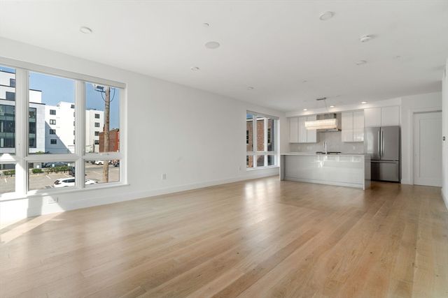 20 W 5th 2L, Boston, MA 02127