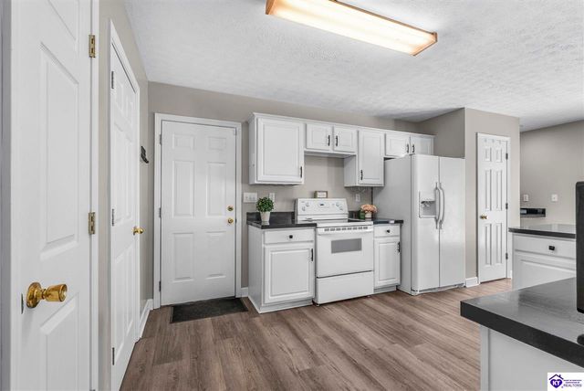 271 Warbler Road, Brandenburg, KY 40108