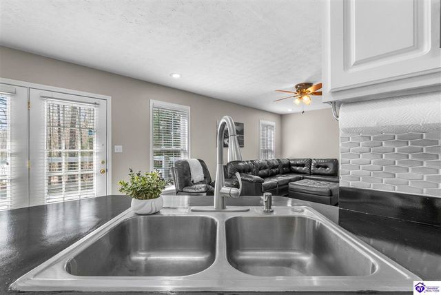 271 Warbler Road, Brandenburg, KY 40108