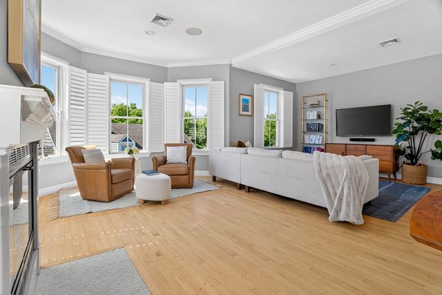 4 Mount Vernon Avenue PH, Boston, MA 02129