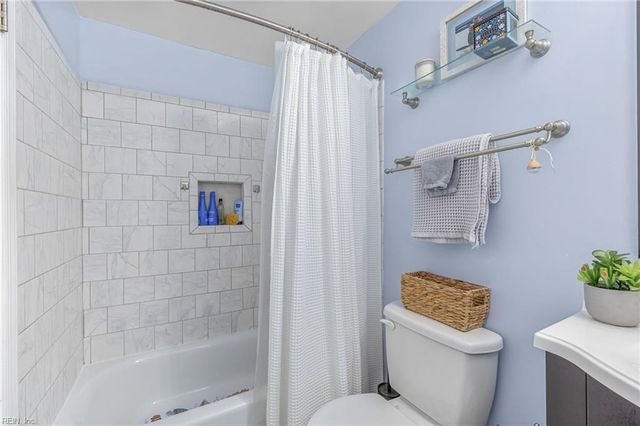 1077 Gauguin DR, Virginia Beach, VA 23454
