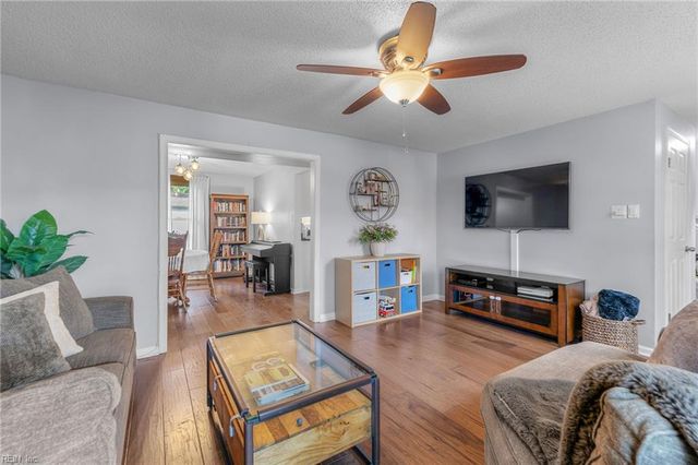 1077 Gauguin DR, Virginia Beach, VA 23454