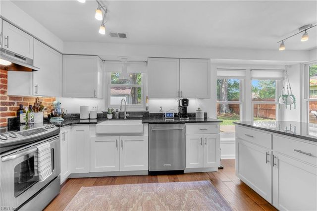 1077 Gauguin DR, Virginia Beach, VA 23454