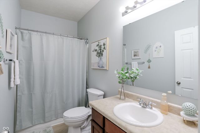 8814 New Heritage Court, Indianapolis, IN 46239