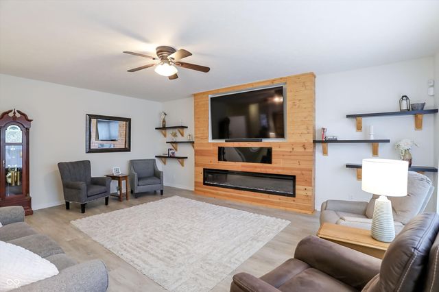 8814 New Heritage Court, Indianapolis, IN 46239
