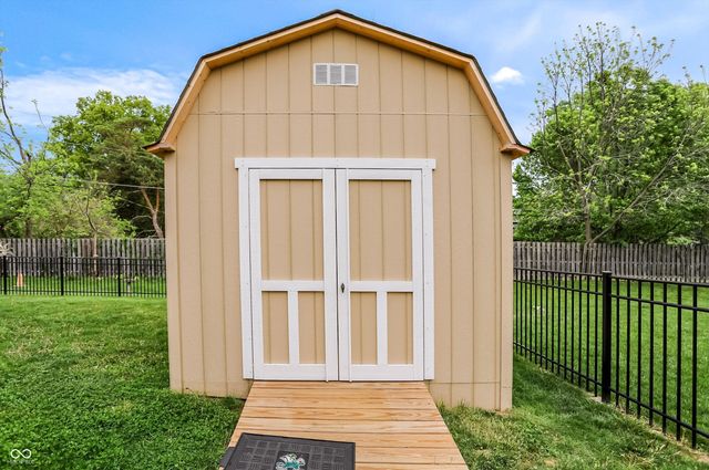 8814 New Heritage Court, Indianapolis, IN 46239