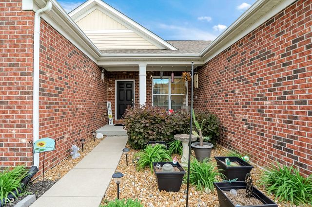 8814 New Heritage Court, Indianapolis, IN 46239