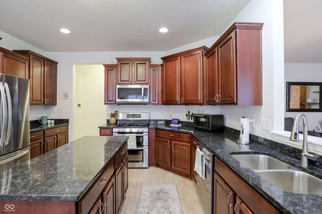 8814 New Heritage Court, Indianapolis, IN 46239