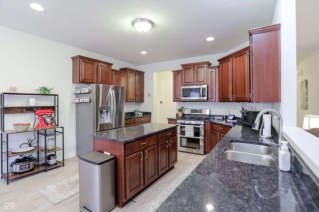 8814 New Heritage Court, Indianapolis, IN 46239