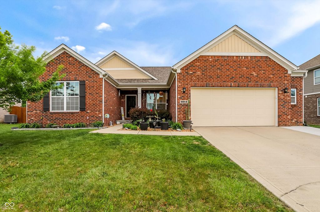 8814 New Heritage Court, Indianapolis, IN 46239