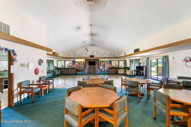 1385 W Woodlawn Dr, Hayden, ID 83835