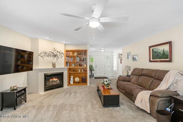 1385 W Woodlawn Dr, Hayden, ID 83835