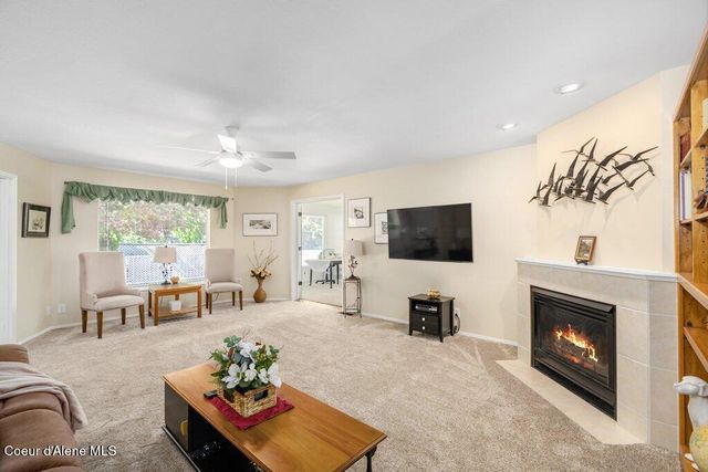 1385 W Woodlawn Dr, Hayden, ID 83835