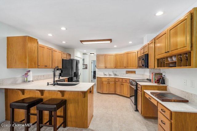 1385 W Woodlawn Dr, Hayden, ID 83835