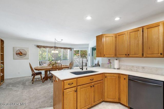 1385 W Woodlawn Dr, Hayden, ID 83835