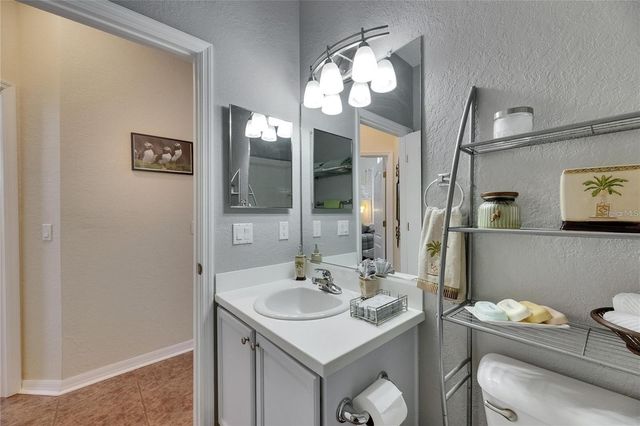 2068 SIFIELD GREENS WAY, Sun City Center, FL 33573