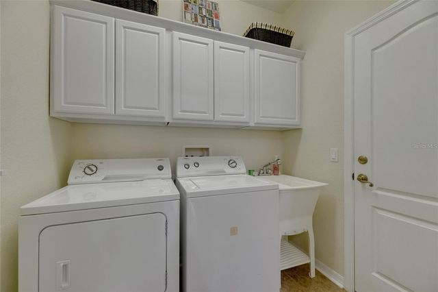 2068 SIFIELD GREENS WAY, Sun City Center, FL 33573